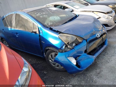 TOYOTA PRIUS C 2015