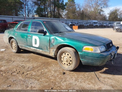 FORD CROWN VICTORIA 2011