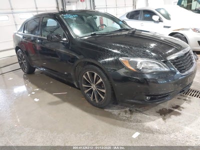 CHRYSLER 200 2013