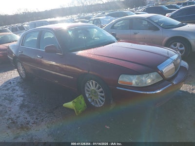 LINCOLN TOWN CAR 2003