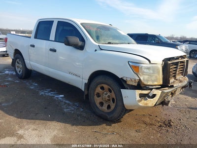 NISSAN TITAN 2021
