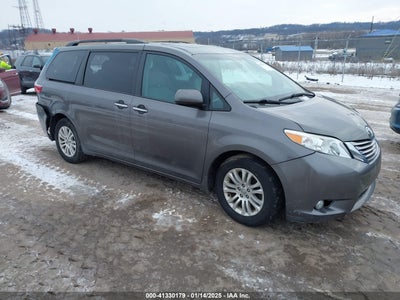 TOYOTA SIENNA 2017