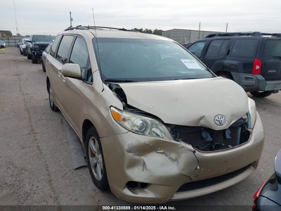 TOYOTA SIENNA 2011