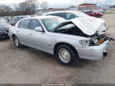 LINCOLN TOWN CAR 2002