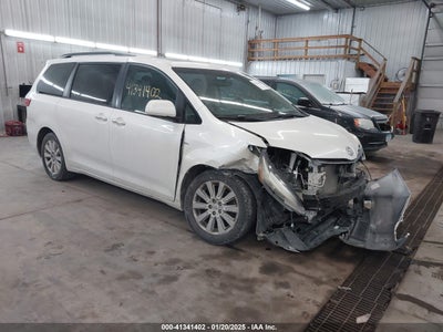 TOYOTA SIENNA 2016