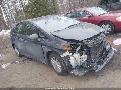 TOYOTA PRIUS PLUG-IN 2015