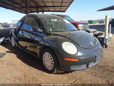 VOLKSWAGEN NEW BEETLE 2010