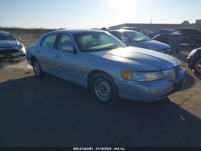 LINCOLN TOWN CAR 2001