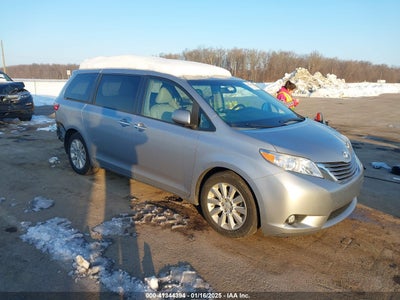 TOYOTA SIENNA 2015