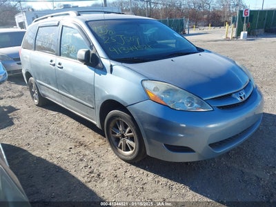 TOYOTA SIENNA 2010