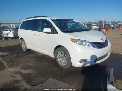 TOYOTA SIENNA 2016