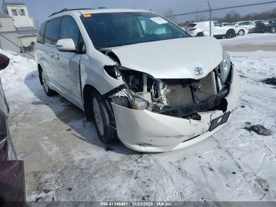 TOYOTA SIENNA 2013