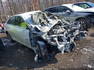 TOYOTA CAMRY 2016