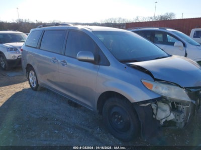 TOYOTA SIENNA 2014