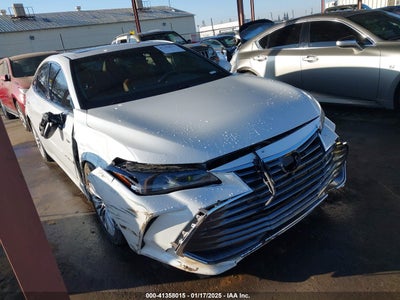 TOYOTA AVALON HYBRID 2019