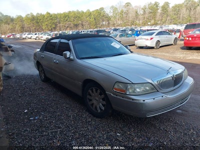 LINCOLN TOWN CAR 2011