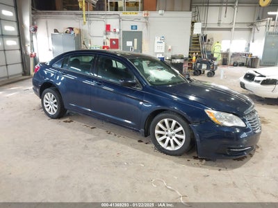 CHRYSLER 200 2013