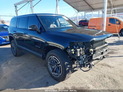 RIVIAN R1S 2025
