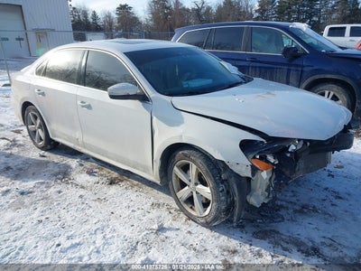 VOLKSWAGEN PASSAT 2013