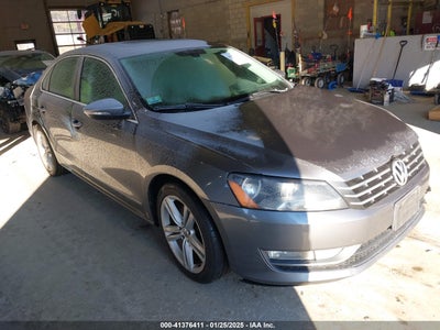 VOLKSWAGEN PASSAT 2012