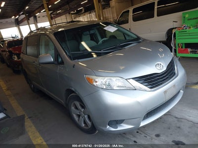TOYOTA SIENNA 2012