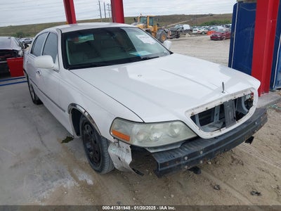 LINCOLN TOWN CAR 2008