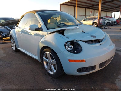 VOLKSWAGEN NEW BEETLE 2010