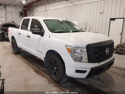NISSAN TITAN 2021