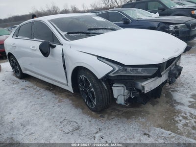 KIA K5 2023