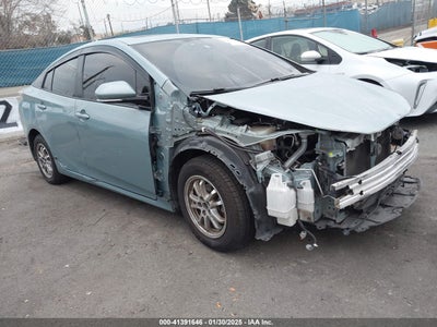 TOYOTA PRIUS 2016
