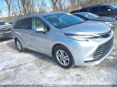 TOYOTA SIENNA 2023