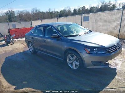 VOLKSWAGEN PASSAT 2013