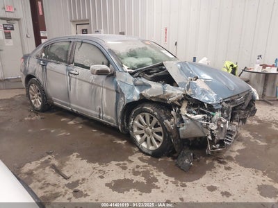 CHRYSLER 200 2011