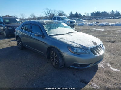 CHRYSLER 200 2013