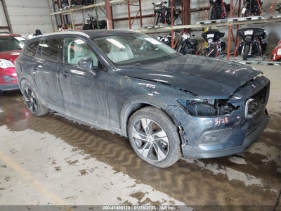VOLVO V60 CROSS COUNTRY 2022
