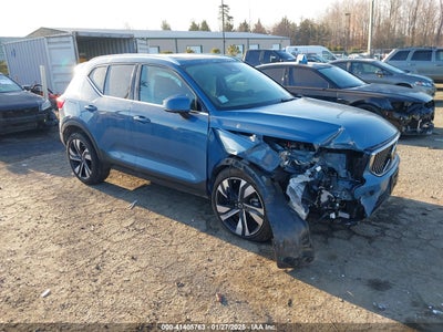 VOLVO XC40 2024