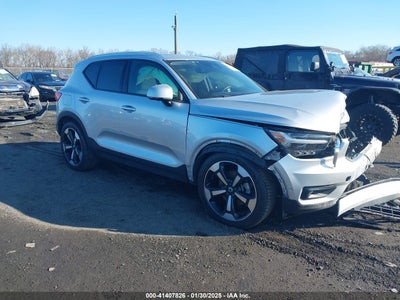 VOLVO XC40 2019