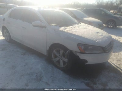 VOLKSWAGEN PASSAT 2013