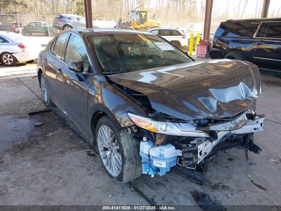 TOYOTA CAMRY 2020
