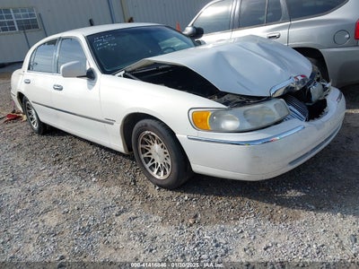 LINCOLN TOWN CAR 2000