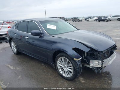 INFINITI M37 2011