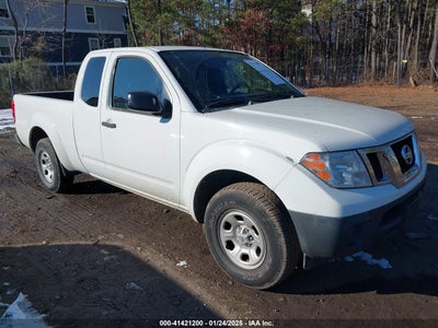 NISSAN FRONTIER 2016