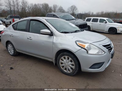 NISSAN VERSA 2017
