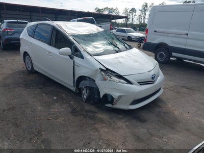 TOYOTA PRIUS V 2013