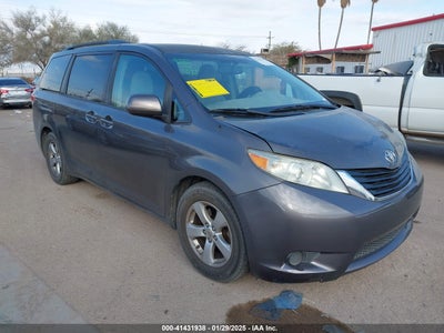 TOYOTA SIENNA 2013