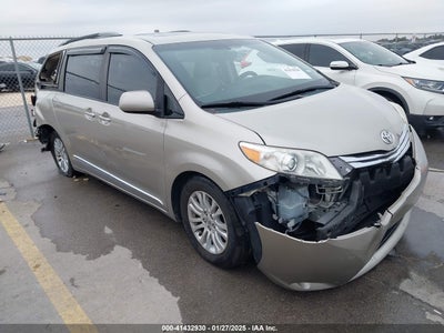 TOYOTA SIENNA 2015