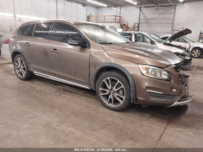 VOLVO V60 CROSS COUNTRY 2015