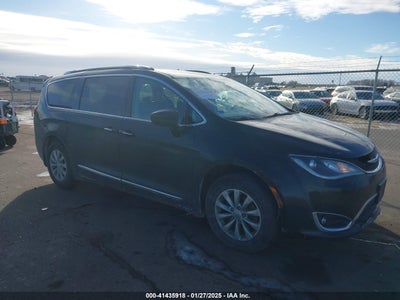 CHRYSLER PACIFICA 2018