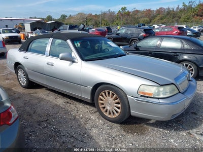 LINCOLN TOWN CAR 2004