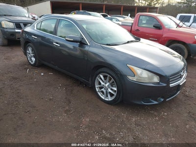 NISSAN MAXIMA 2010